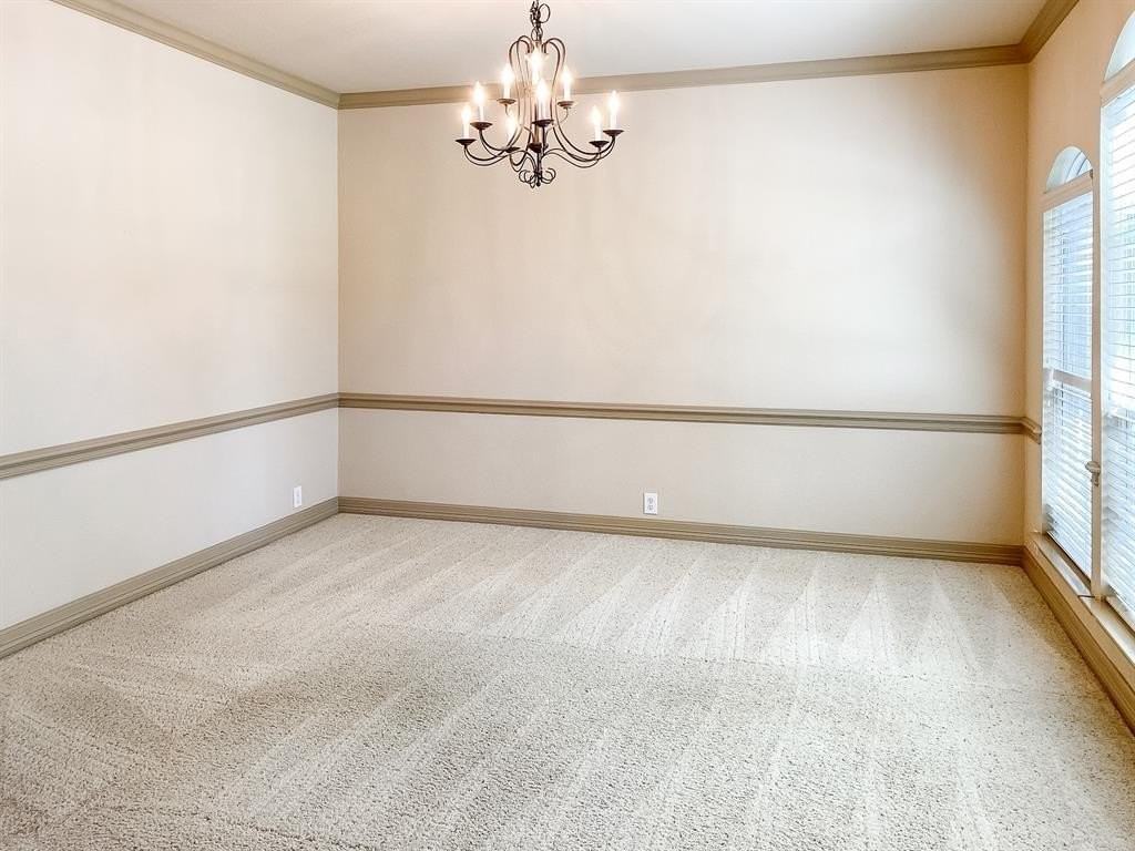 540 Chesapeake Ln - Photo 3 of 22