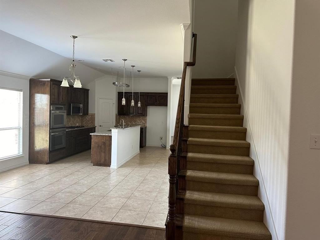 1508 Pillar Bluff Way - Photo 4 of 30