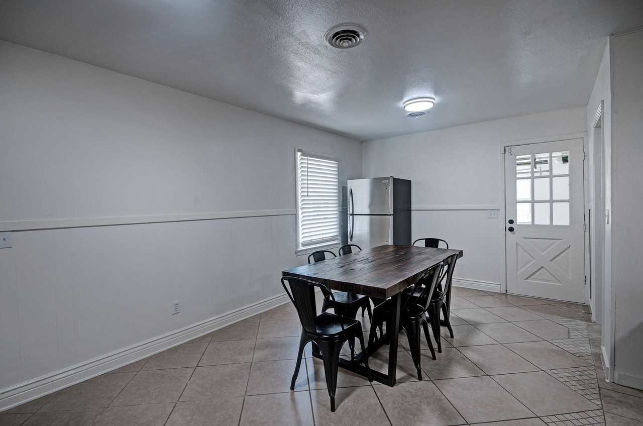 Sunnyvale Dr - Photo 3 of 22