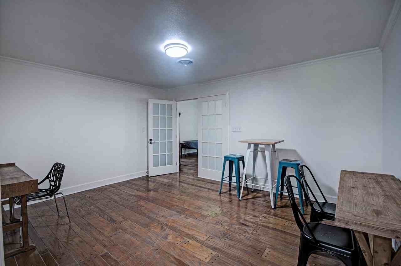 Sunnyvale Dr - Photo 4 of 22