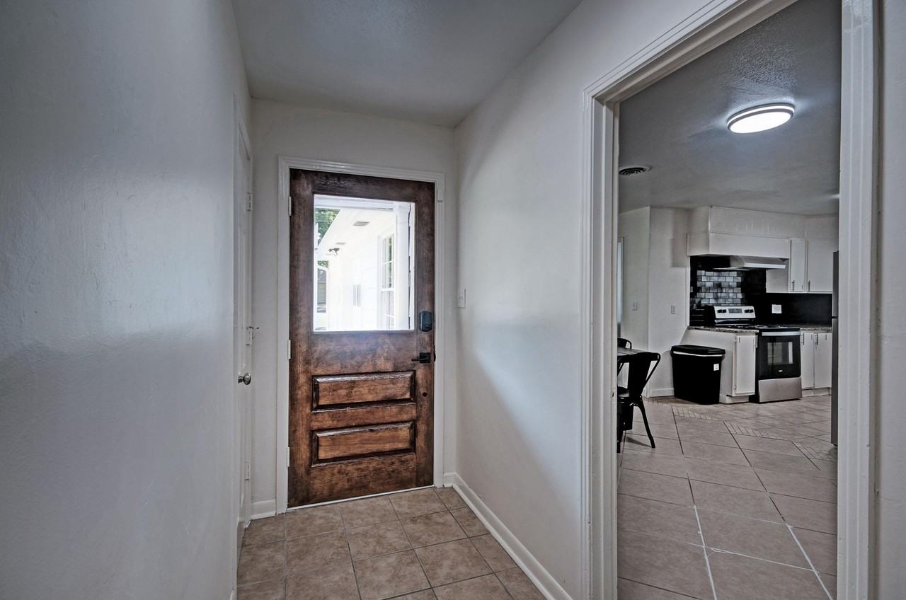 Sunnyvale Dr - Photo 5 of 22