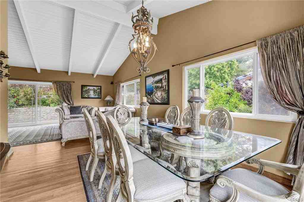 1378 Terrace Way - Photo 3 of 8