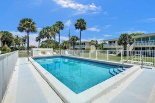 2755 Ne 28th Ave #F2 - Photo 1 of 1