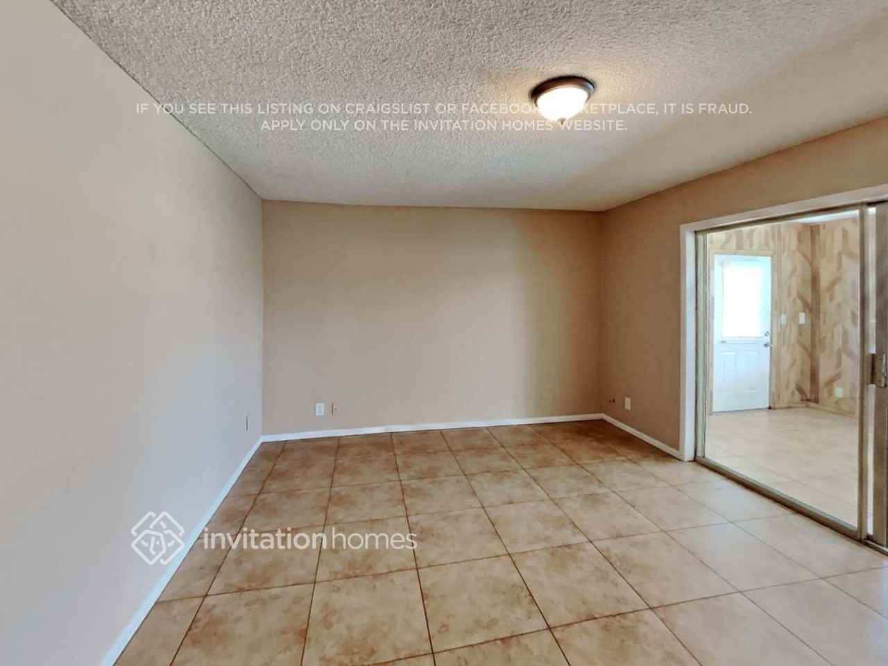 3720 West Purdue Avenue - Photo 4 of 21