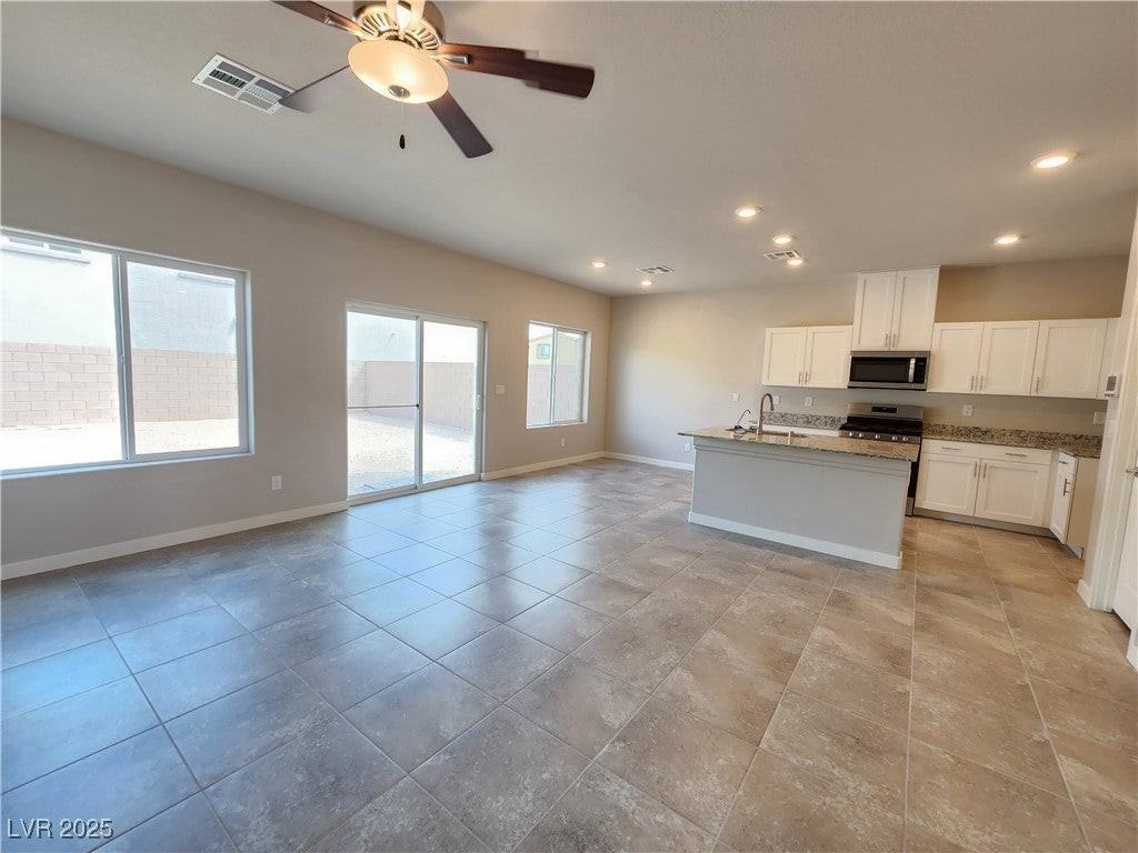 7836 Pink Opal Ave - Photo 4 of 21