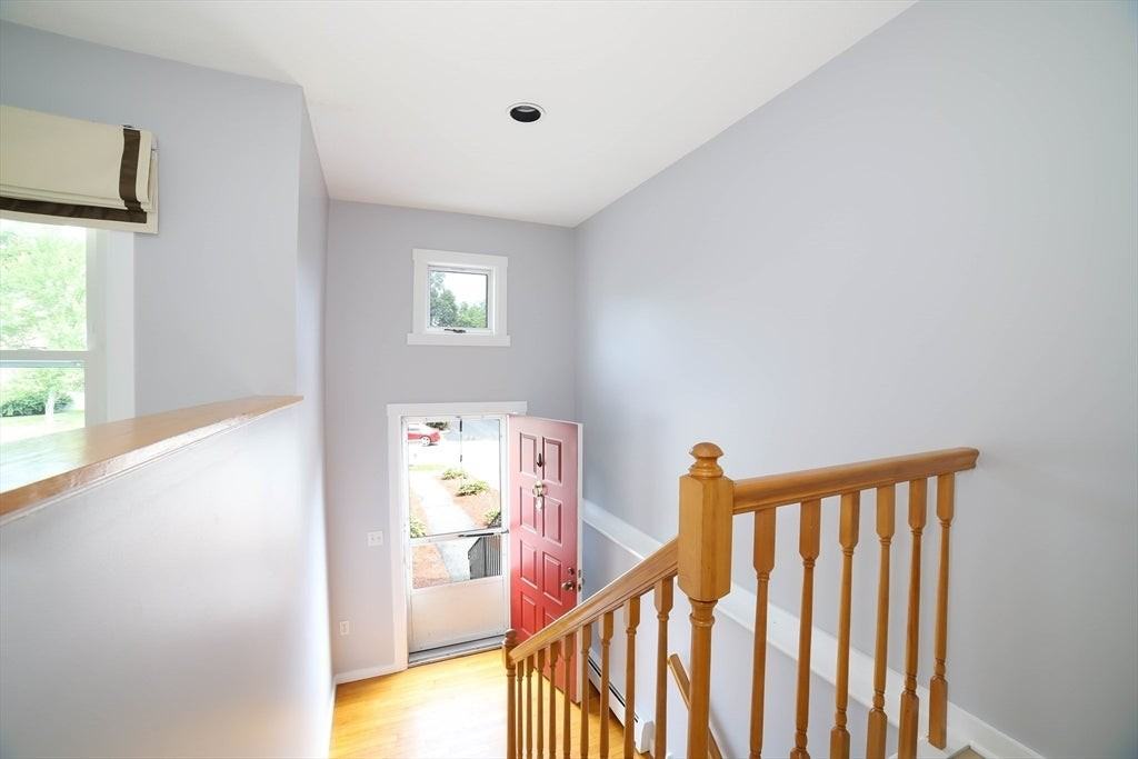 64 Camelot Dr - Photo 2 of 36