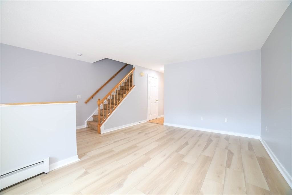 64 Camelot Dr - Photo 5 of 36