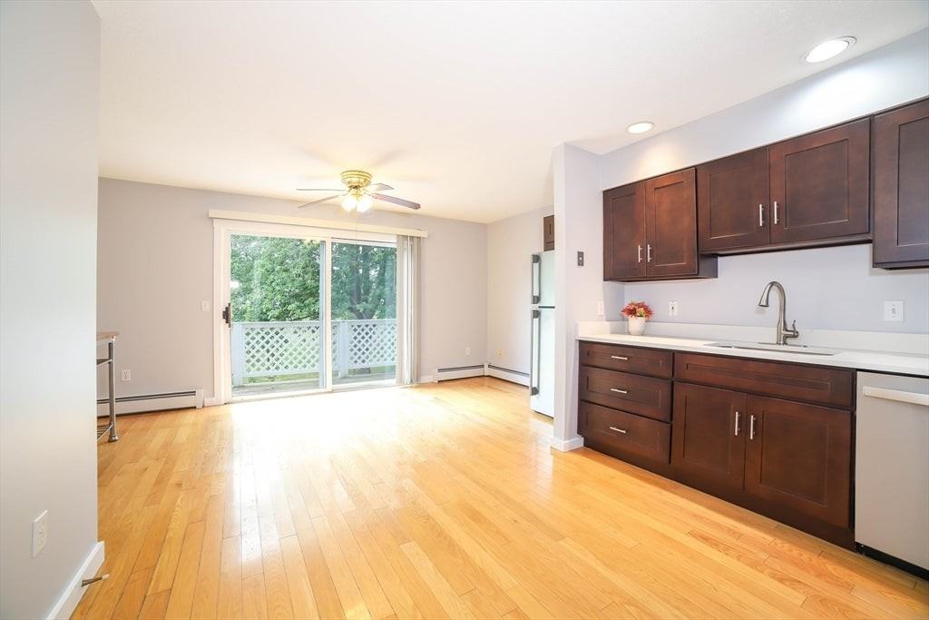 64 Camelot Dr - Photo 6 of 36