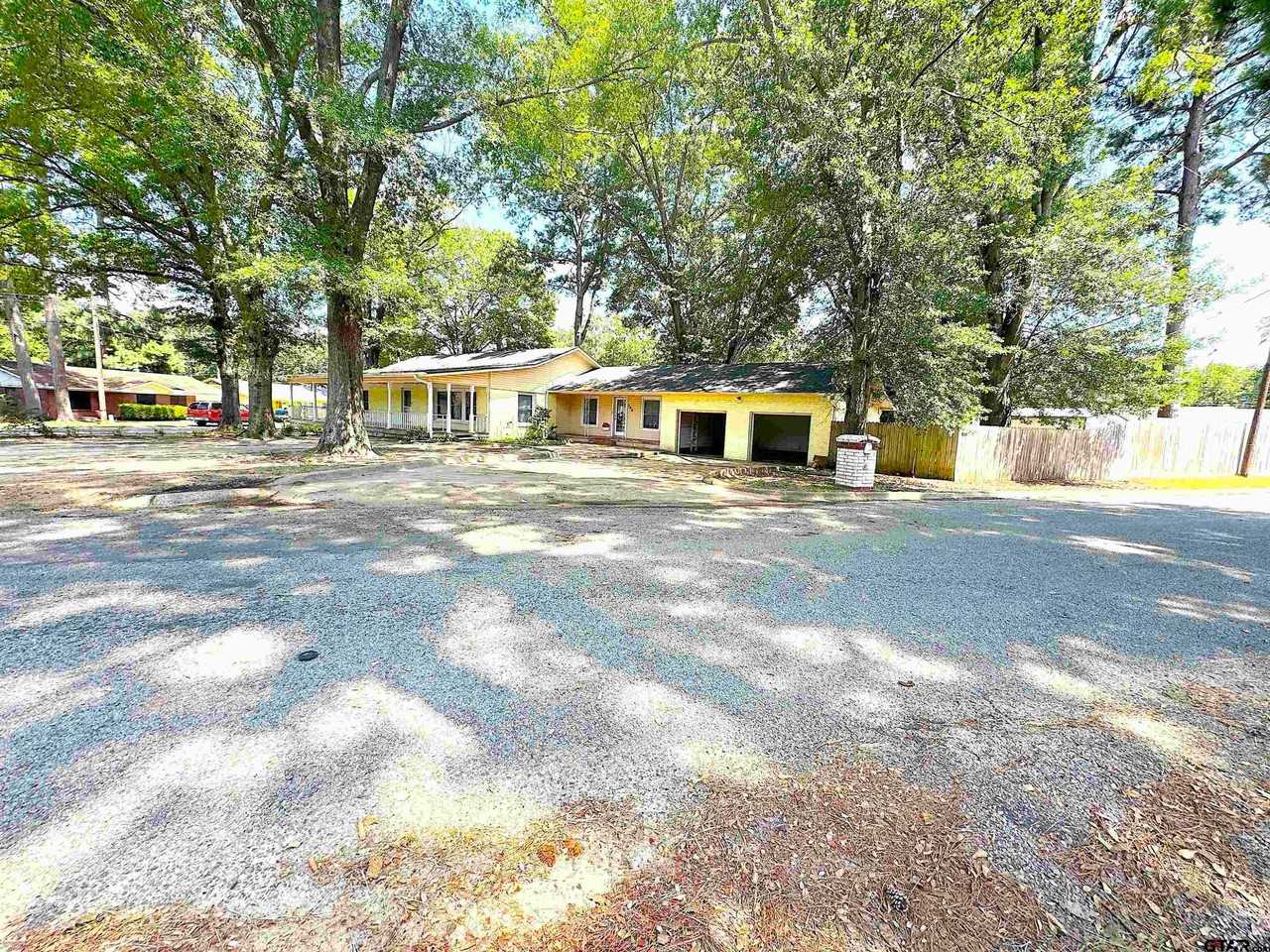 308 Carr Dr - Photo 2 of 31