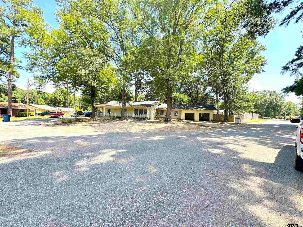 308 Carr Dr - Photo 3 of 31