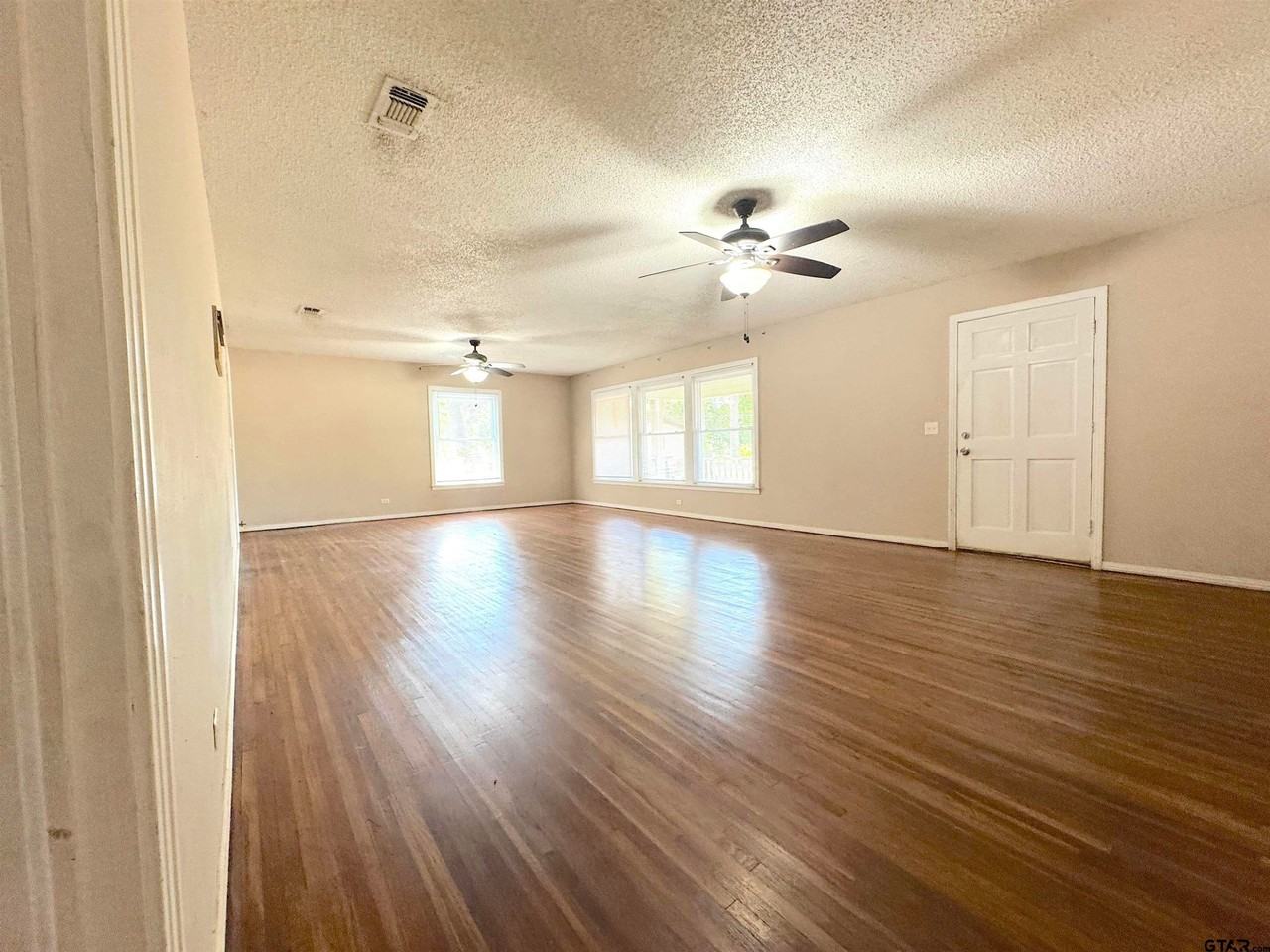 308 Carr Dr - Photo 6 of 31