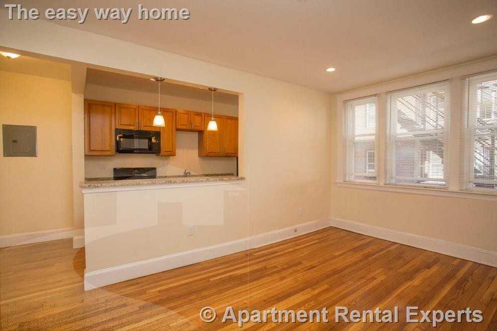 136 Highland Ave #6 - Photo 3 of 5