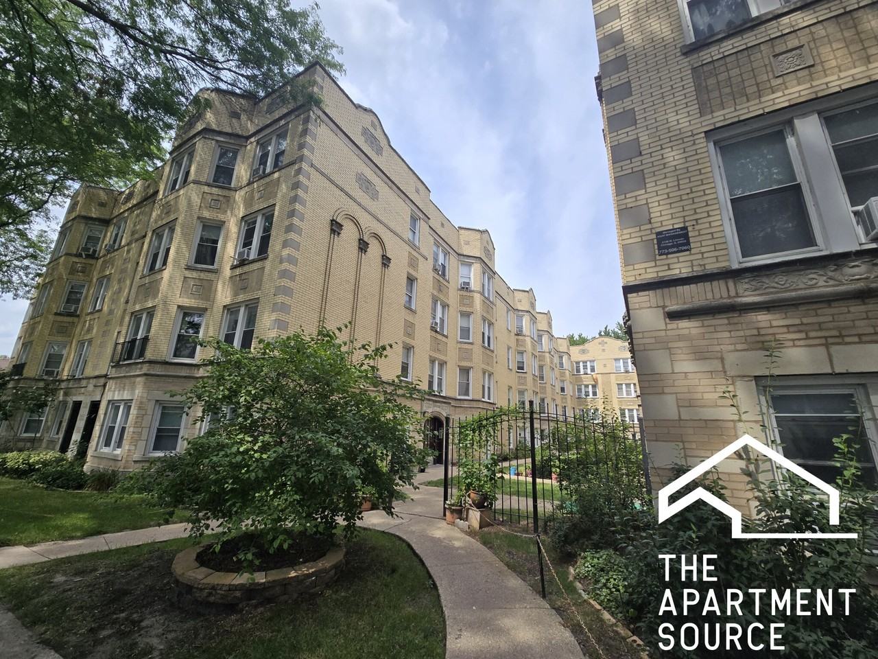 1800 West Farwell Avenue #G - Photo 2 of 2