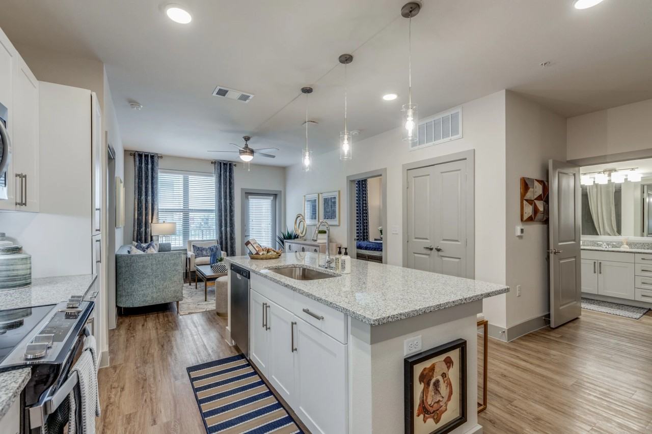 511 E Finley Blvd #A1 - Photo 2 of 9
