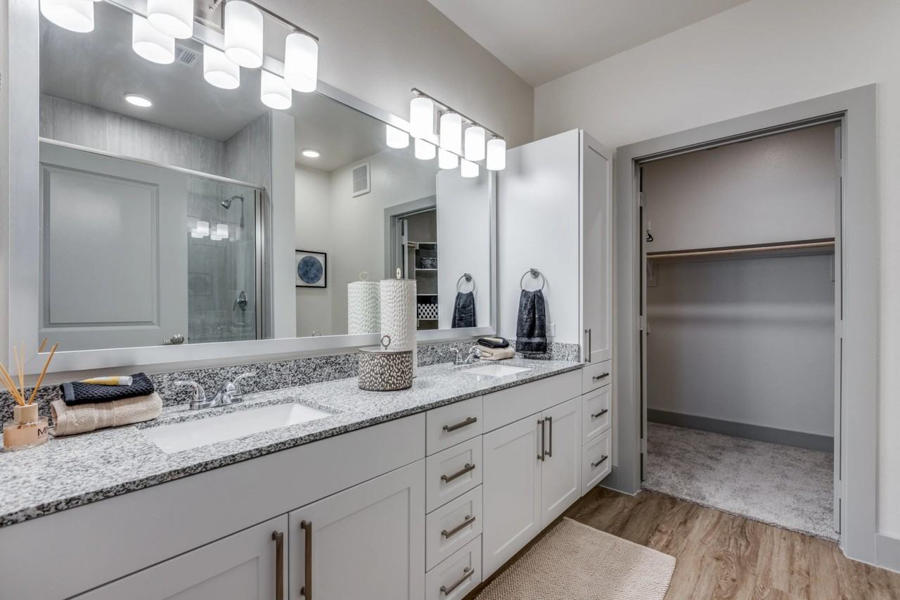 511 E Finley Blvd #A1 - Photo 4 of 9