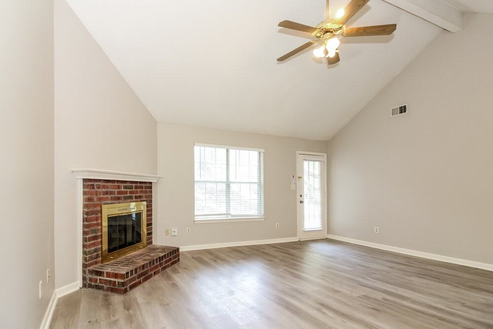 5715 Riverhead Avenue - Photo 6 of 21