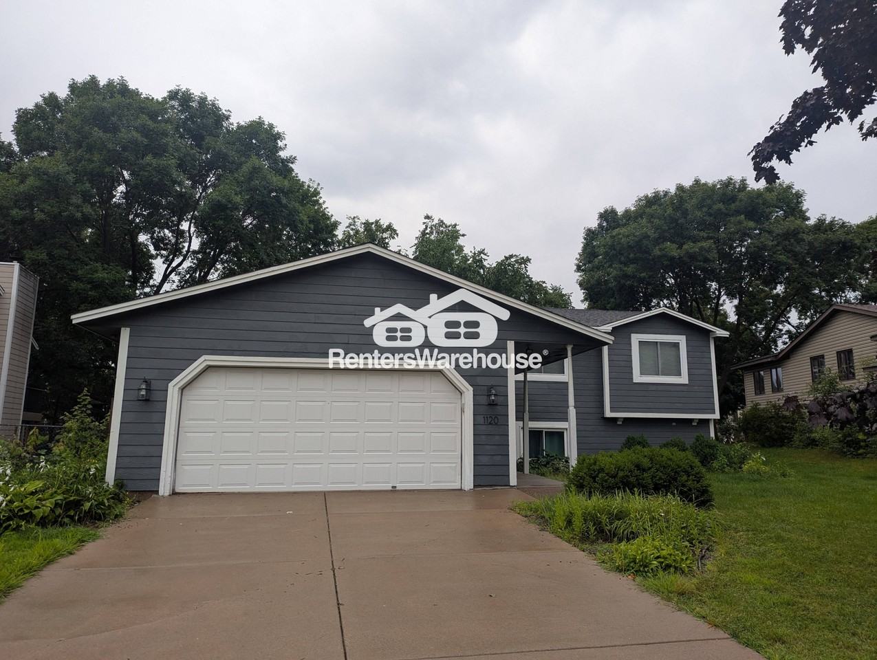 1120 Westbury Cir - Photo 2 of 39