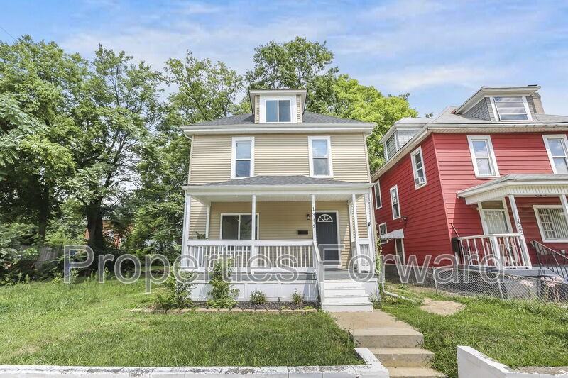 1342 East Fulton Street - Photo 2 of 40