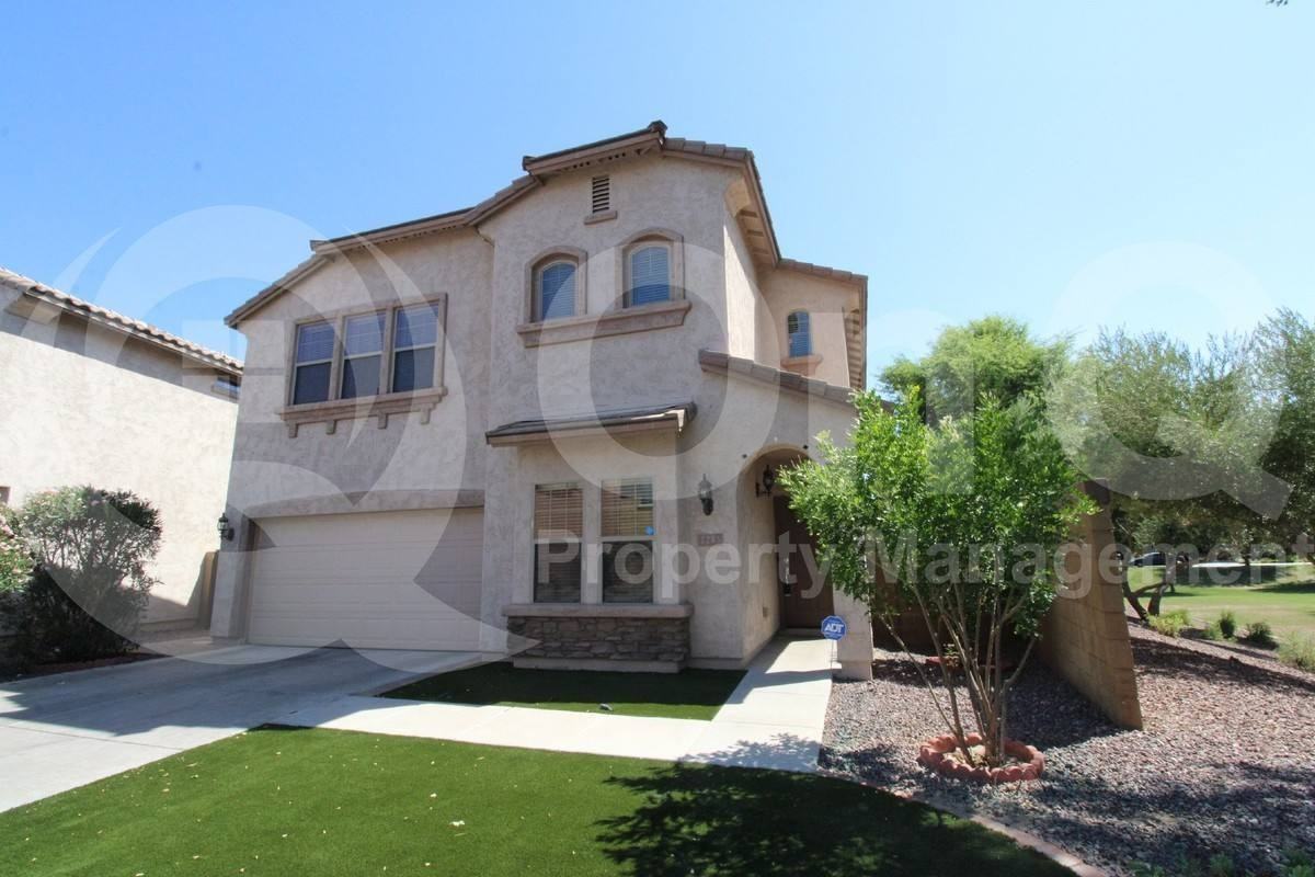 2213 W Marconi Ave - Photo 2 of 10