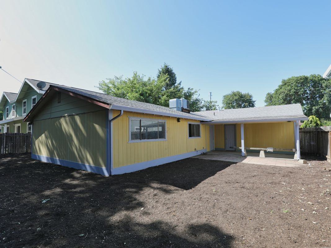 15190 Highlands Harbor Rd - Photo 3 of 13