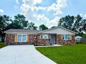 305 N Dogwood St - Photo 1 of 1