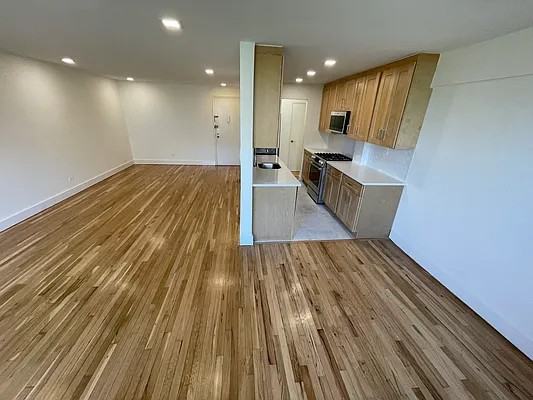 3510 150Th St - Photo 2 of 10