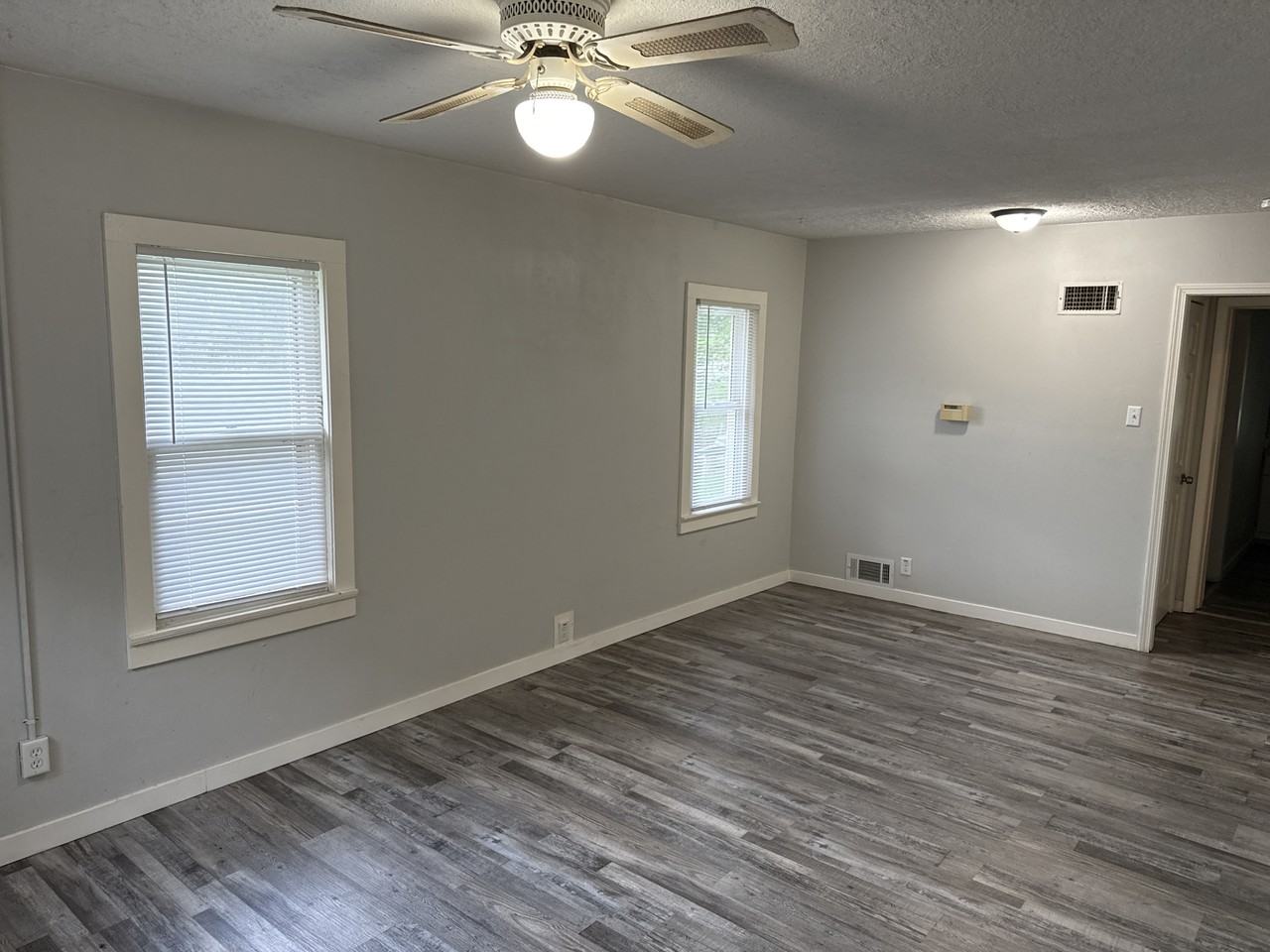 3256 14th St - Photo 3 of 8