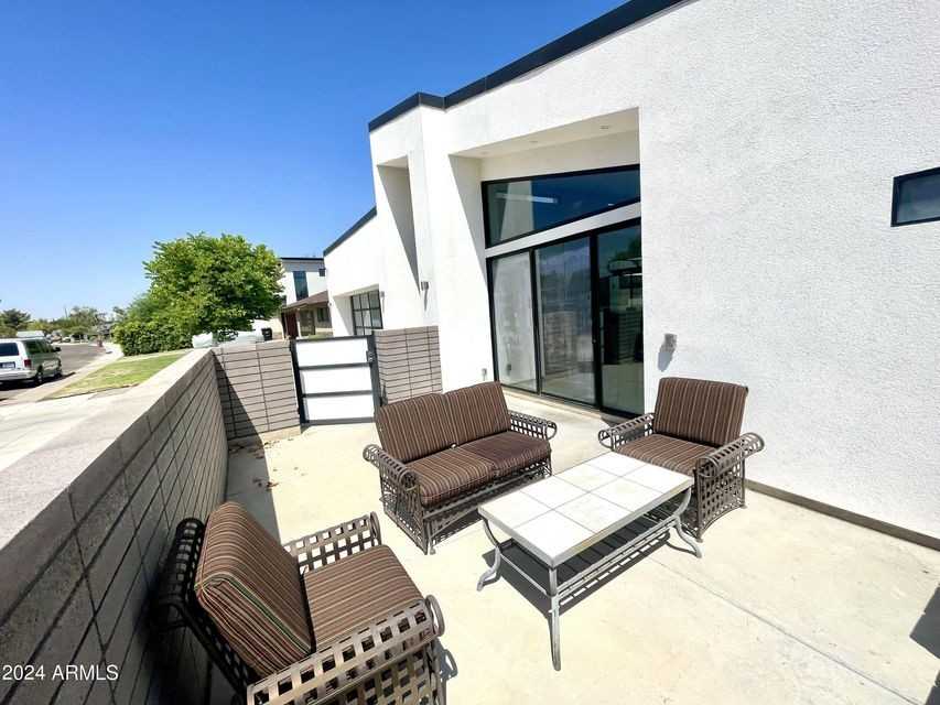 6554 E 5th St - Photo 3 of 33