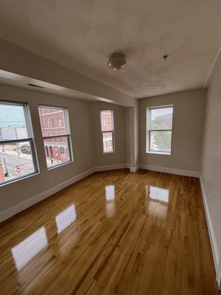 338 Market St #3A - Photo 3 of 5