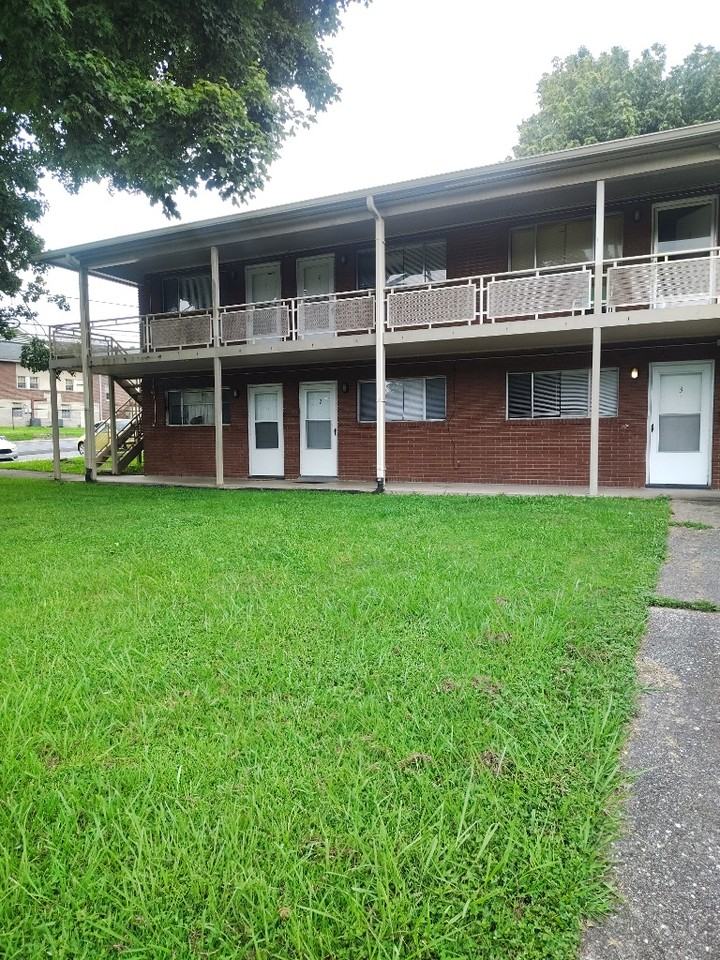 Holston Apartments - Photo 4 of 20