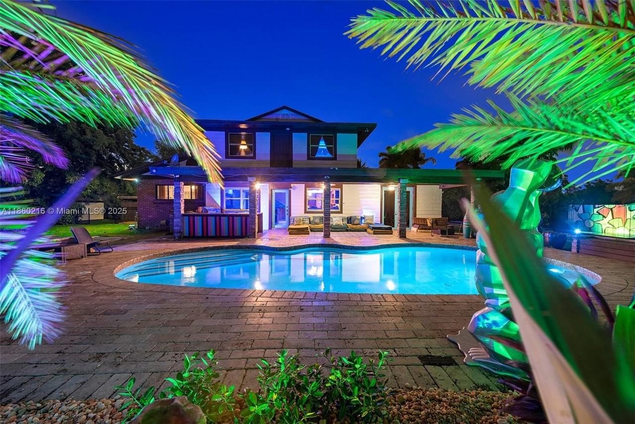 250 Ne 158th St #NA - Photo 2 of 50