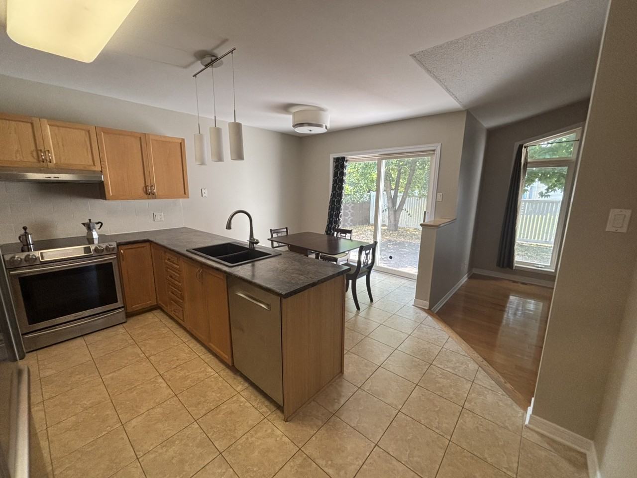 101 Yoho Dr - Photo 3 of 15