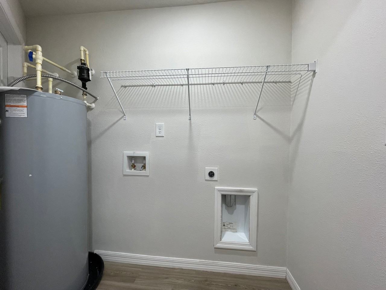 7644 Mailes Ct #201 - Photo 7 of 11