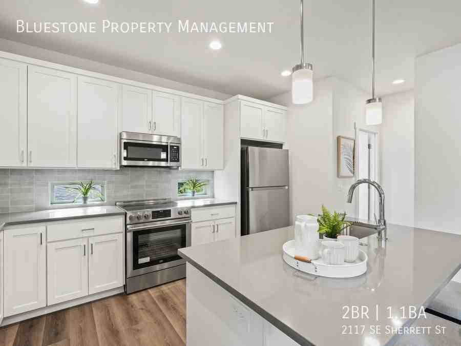 2117 Se Sherrett St - Photo 2 of 15