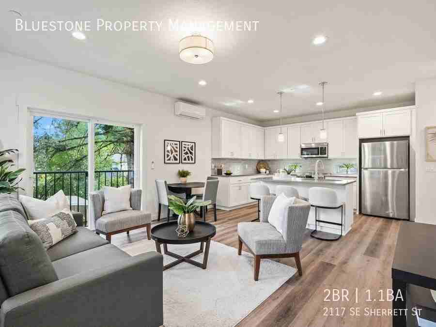 2117 Se Sherrett St - Photo 3 of 15