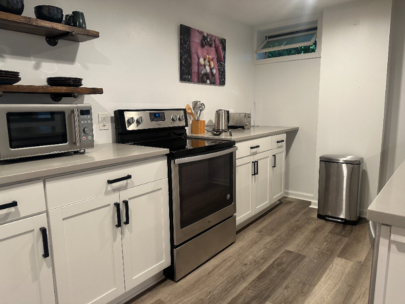 1022 E State St - Photo 5 of 11