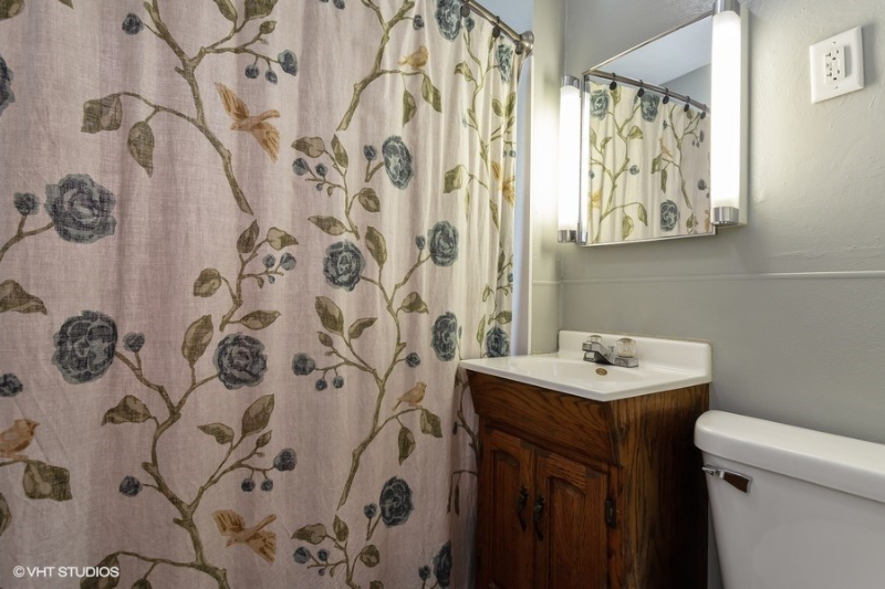 1463 E 21st St - Photo 3 of 10