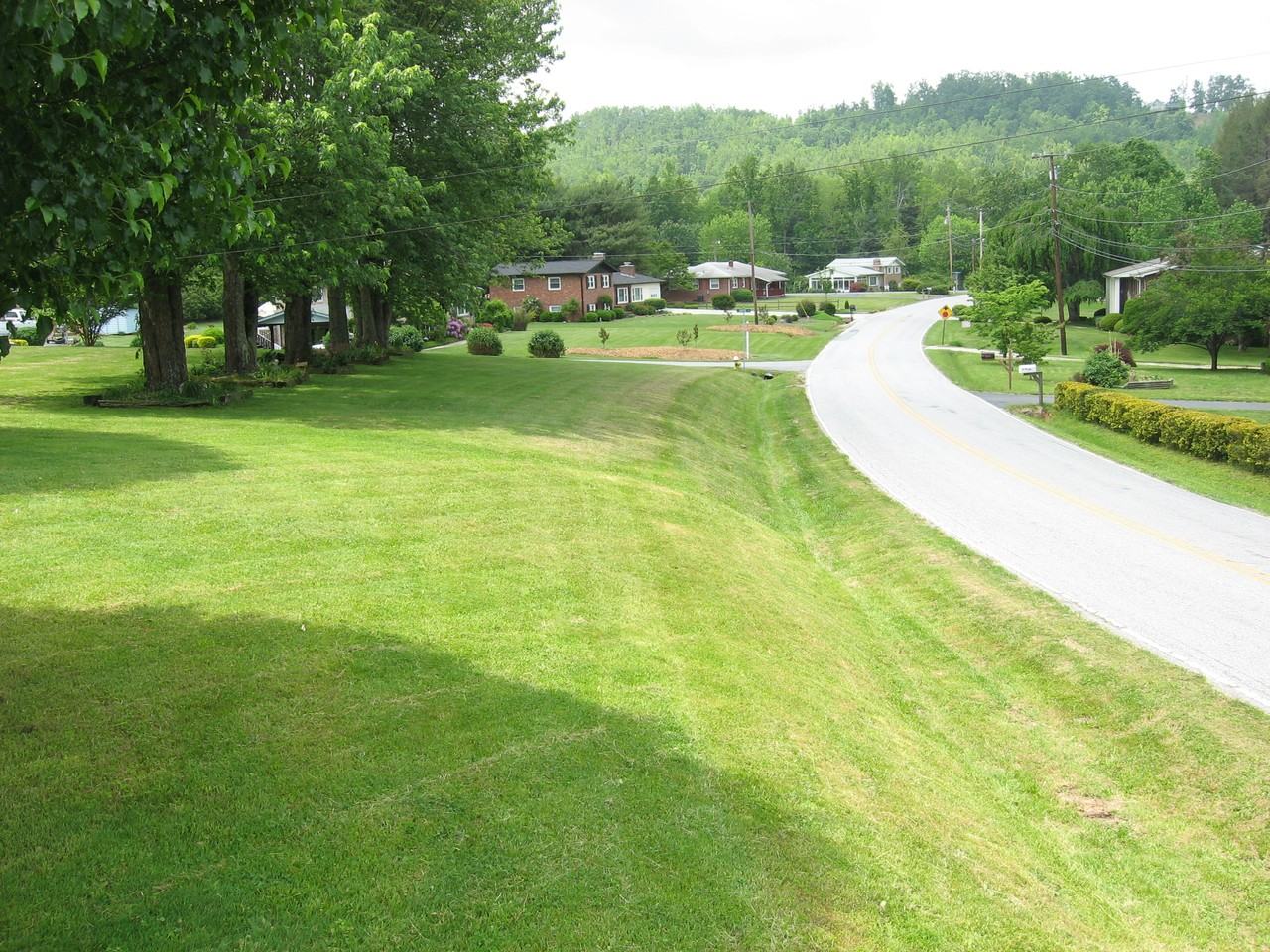 307 Oak Grove Rd #NA - Photo 3 of 17