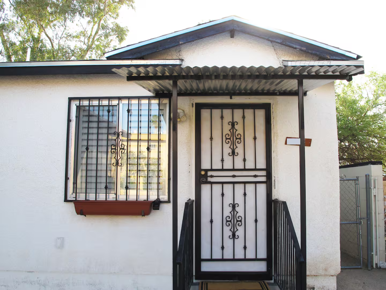 1007 N 9th Ave #2 - Photo 6 of 9