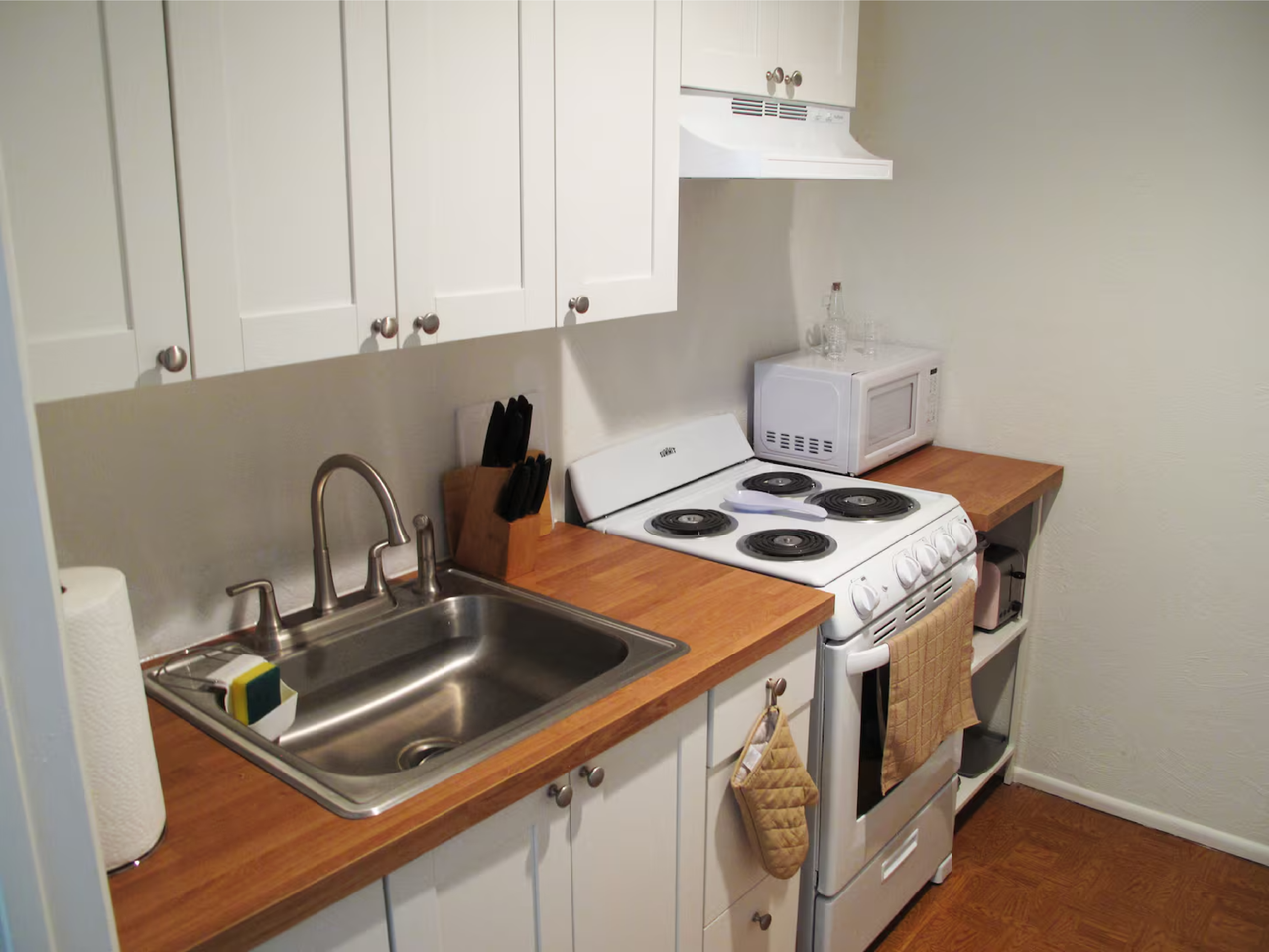 1007 N 9th Ave #2 - Photo 3 of 9