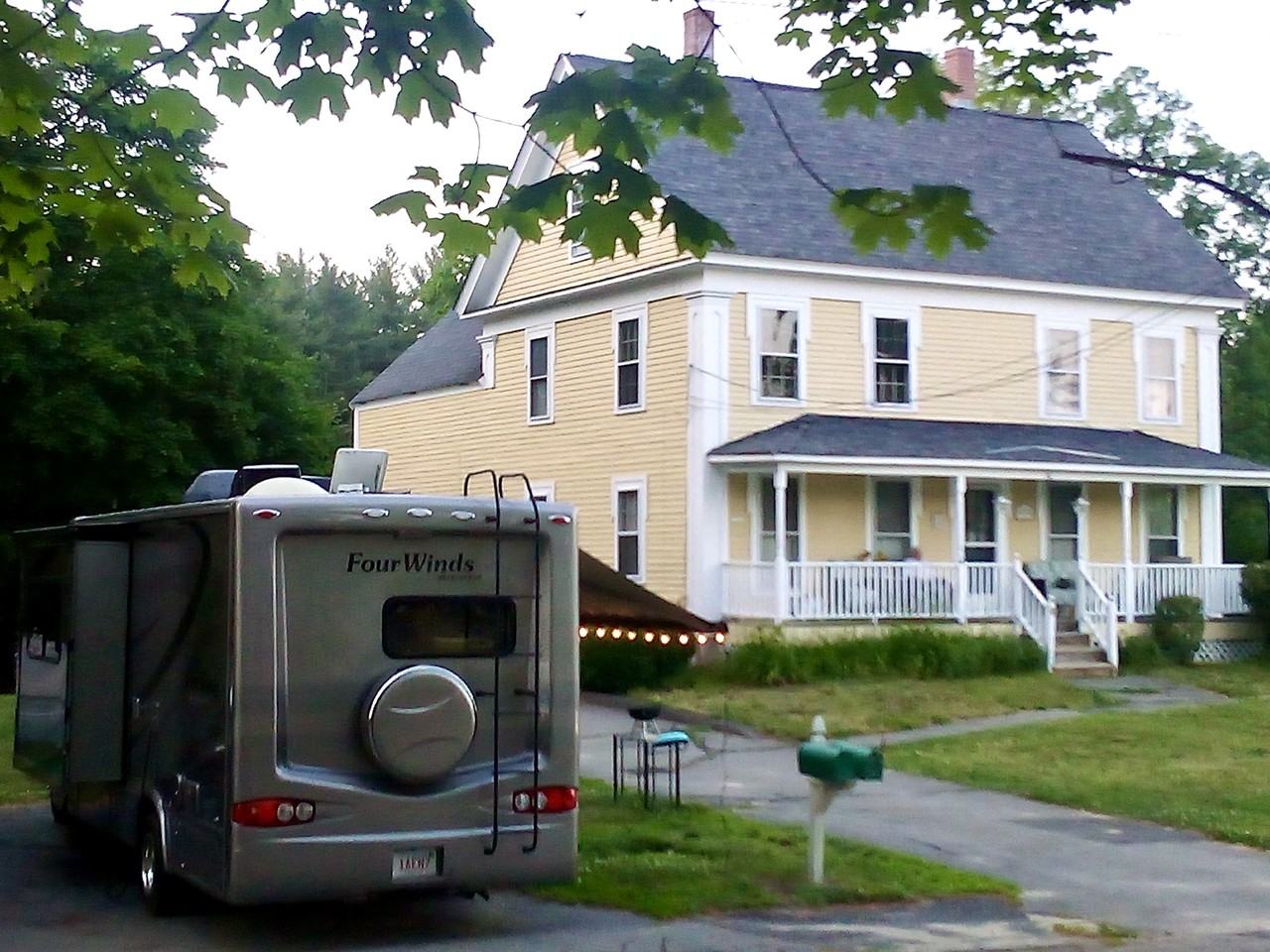 16 Highland St #B - Photo 3 of 4