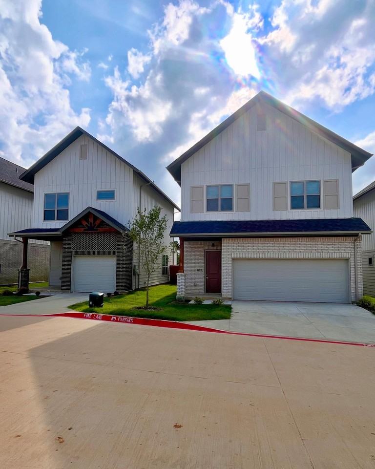 Oak Grove Ln - Photo 2 of 8