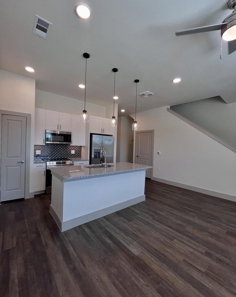 Oak Grove Ln - Photo 7 of 8