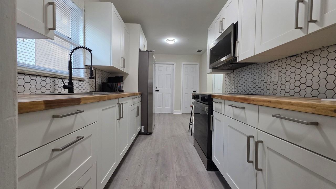 Poppy Ave - Photo 4 of 9