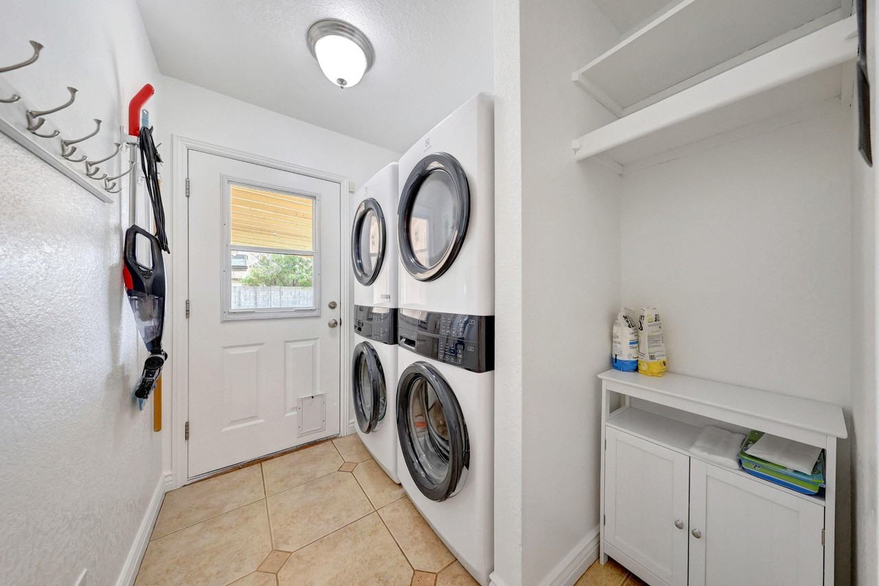 E Glade Ave - Photo 3 of 12