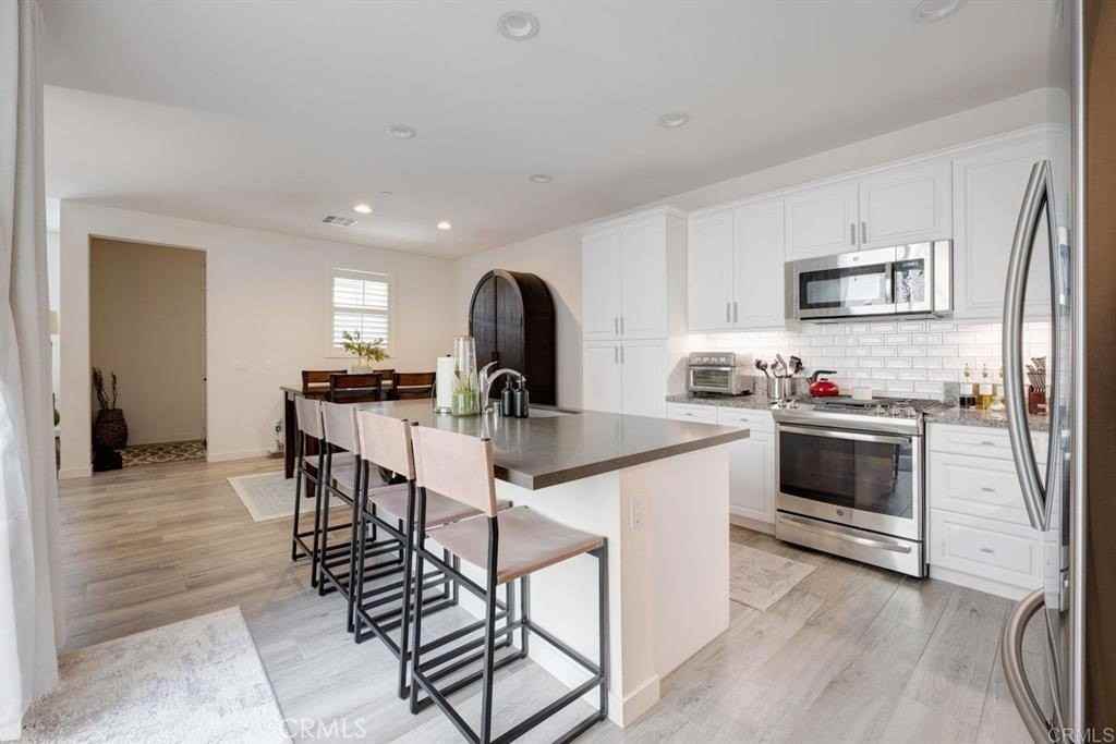 1127 Camino Levante - Photo 6 of 24