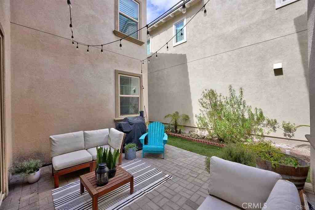 1127 Camino Levante - Photo 7 of 24