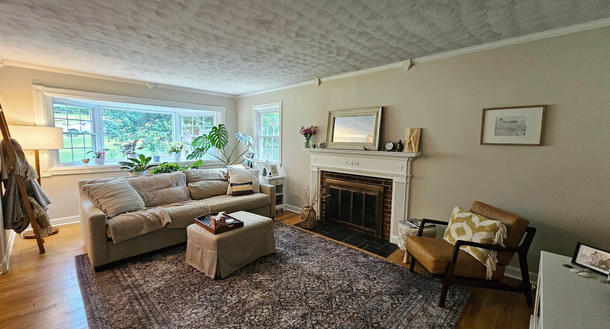 4021 Laurel Rd - Photo 2 of 8