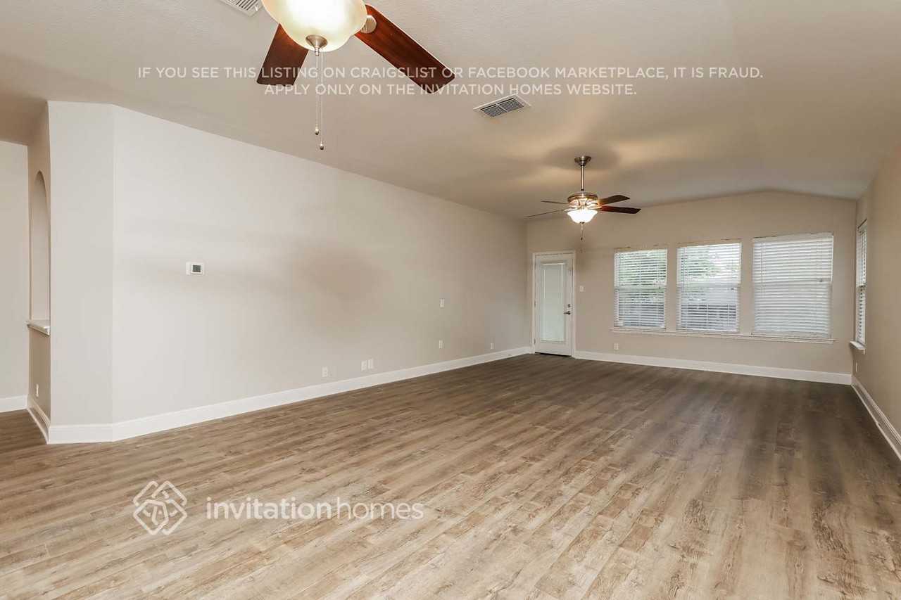 5239 Stormy Trl - Photo 3 of 26