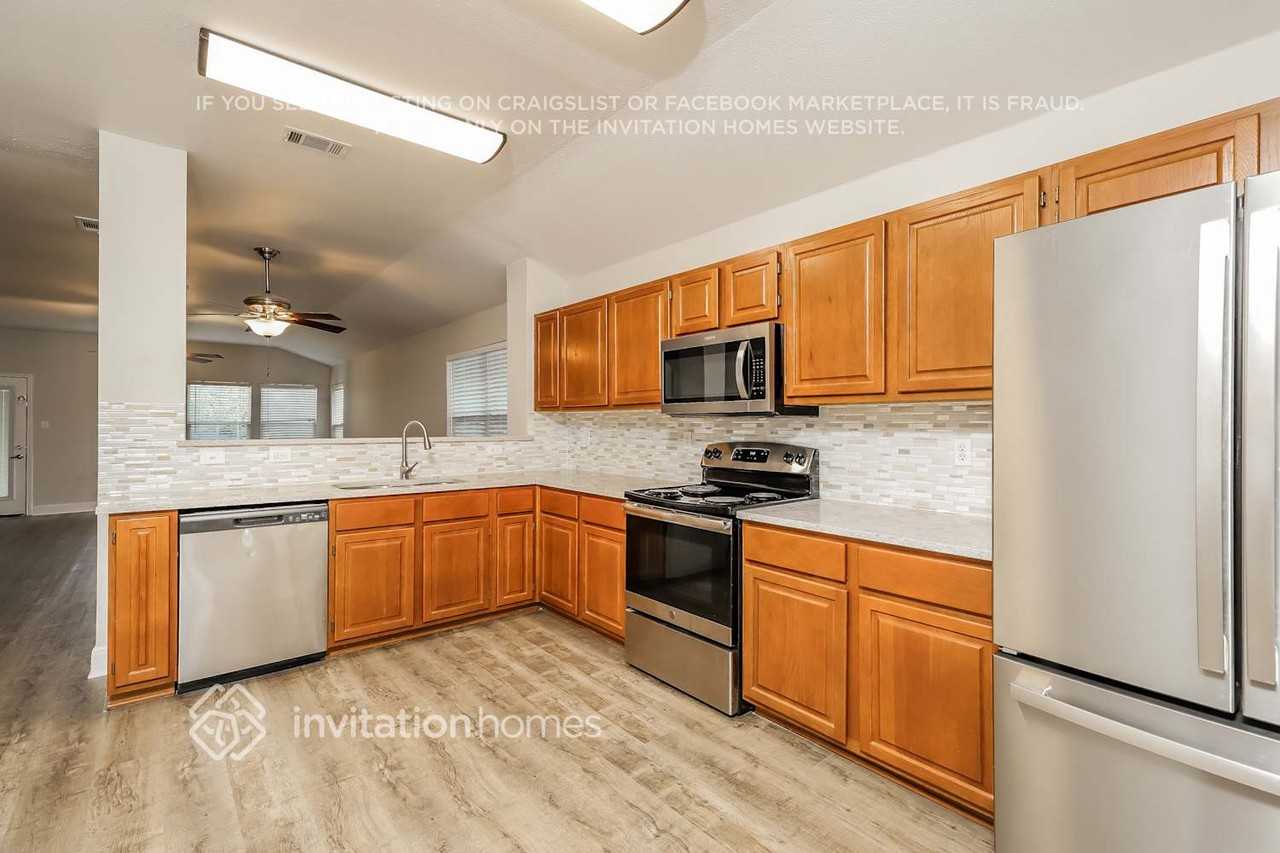 5239 Stormy Trl - Photo 5 of 26